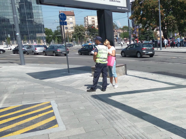 Полицајци лове пешаке на Славији